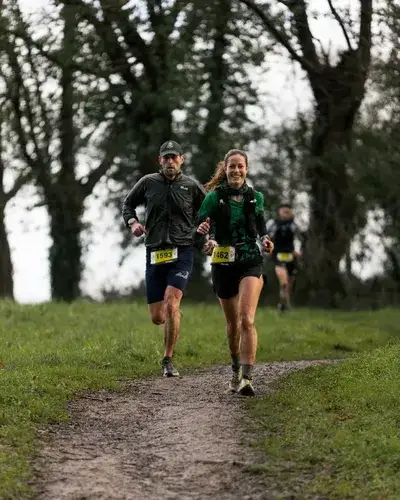 Coureurs en duo sur le parcours